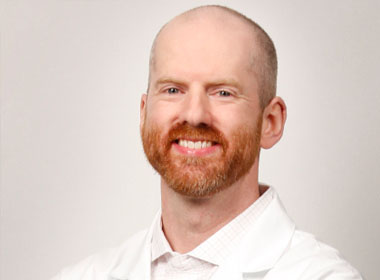 Dr. Adam Smith Focuses on Recovery Time and Reducing Pain